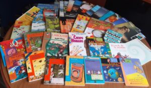 Donativo libros y cuadernos coleccionables 1 300x174 - Donativo libros y cuadernos coleccionables