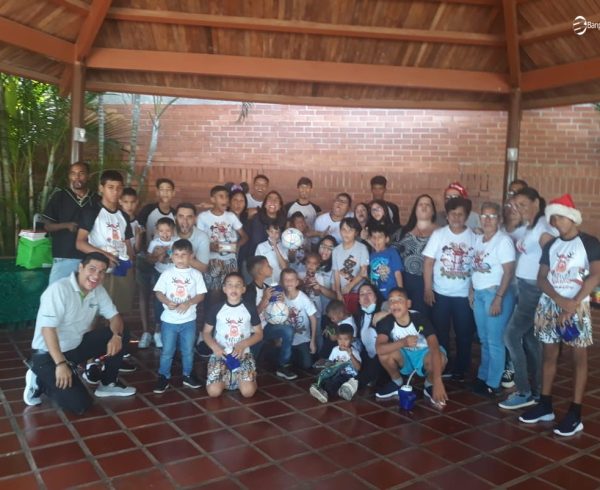 1.1 600x490 - Un día navideño compartió Banplus con niños en La Guaira | Tradiciones que nos unen