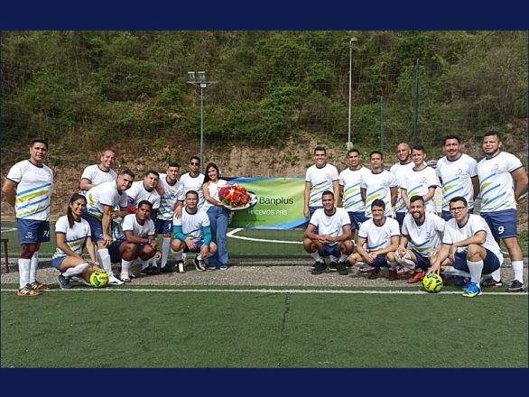 Equipo Futsal Blog 586x440 - Futsal | Banplus presente en la Copa Interbancaria 2023