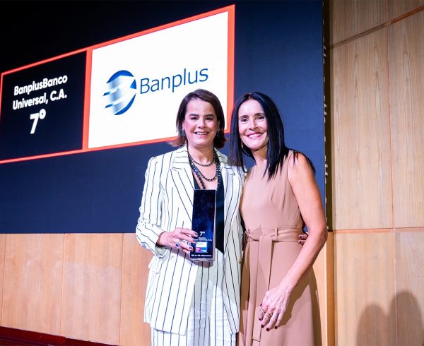 Banplus Veronica Avila Great Place to Work 2025  600x490 - Banplus es el 7° Mejor Lugar para Trabajar del país, certificado por GPTW®